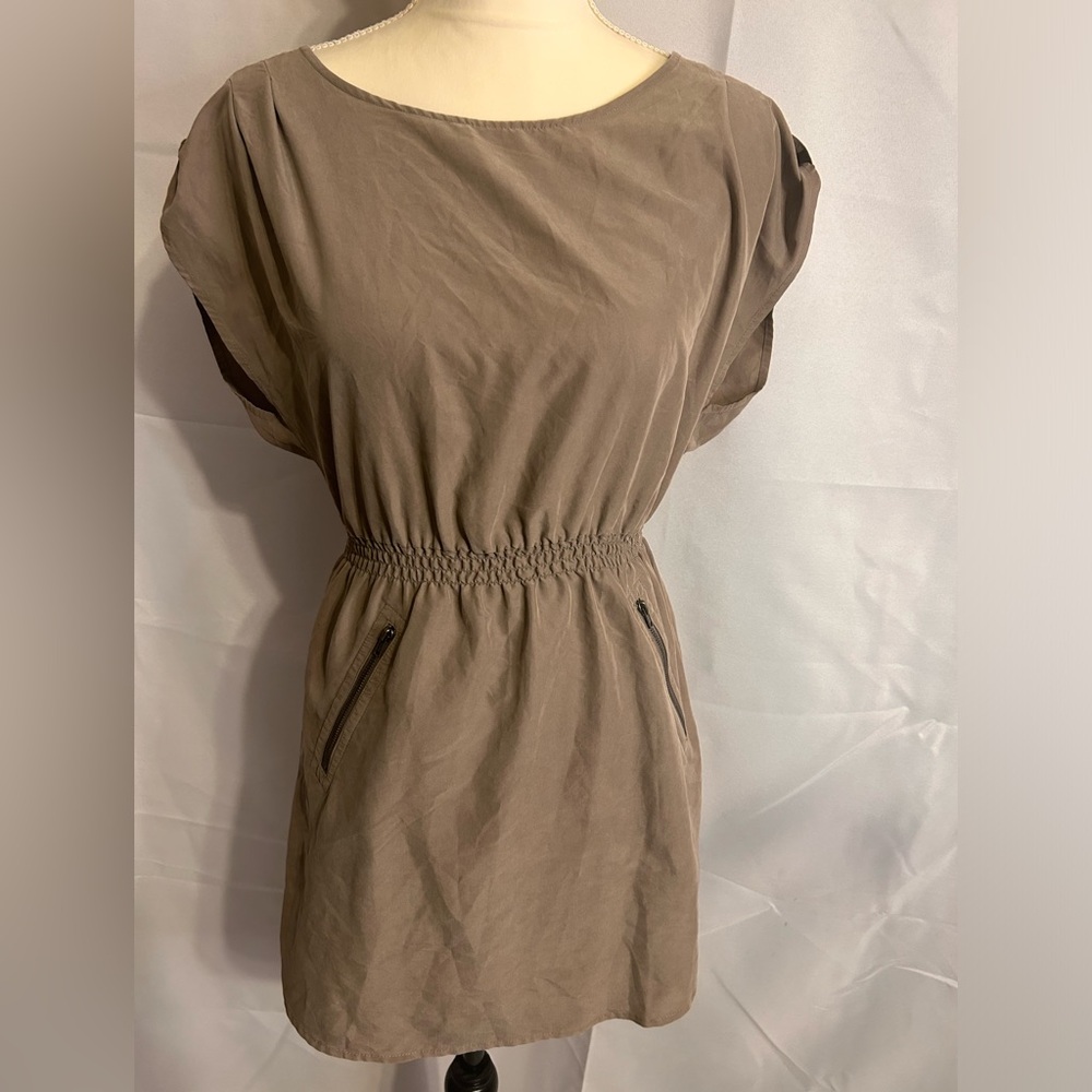 Divided‎ dress tan size small super cute! EUC